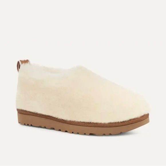 UGG Women's Natural Classic Cozy Shearling Bootie Size 6 NWOT - Picture 4 of 7